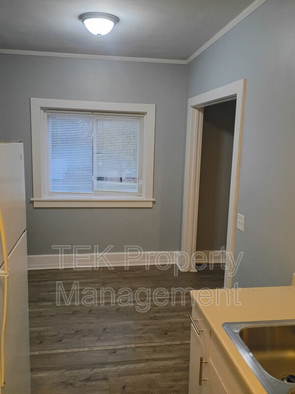 Photo - 189 Lake Ave