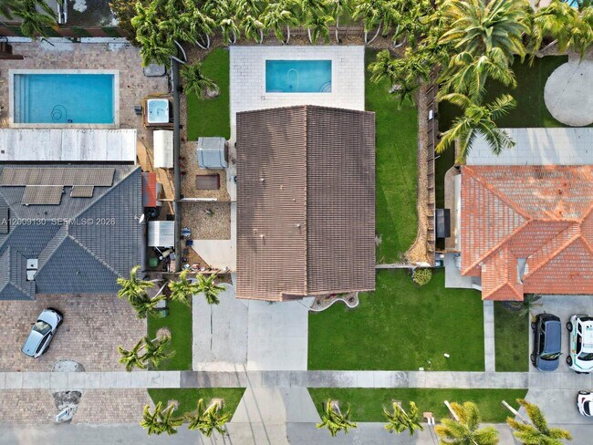 Photo - 704 SE 14th Pl