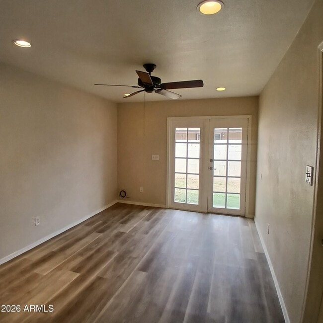 Building Photo - 1216 W Purdue Ave Unit 3