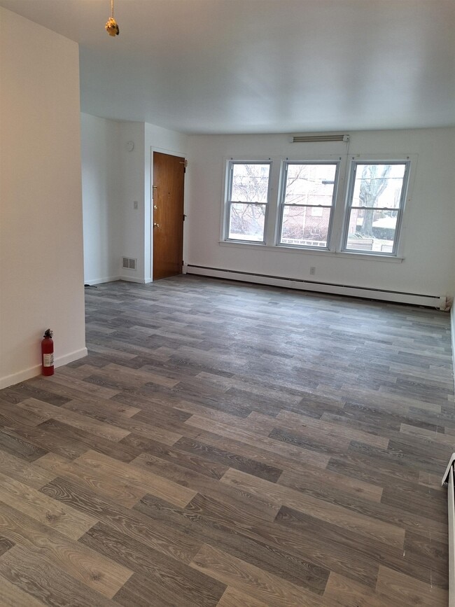 Photo - 169 W 51st St Unit 2