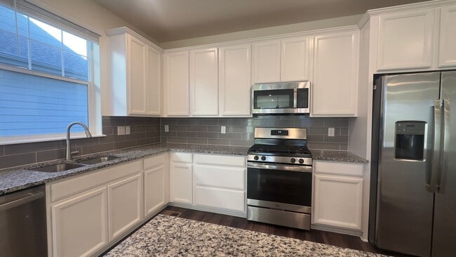 Photo - Great House In Fort Collins. FALL LEASE SPECIAL! - $1000 off your 1st months rent!