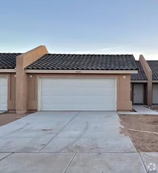 Building Photo - BRAND NEW TOWNHOME!