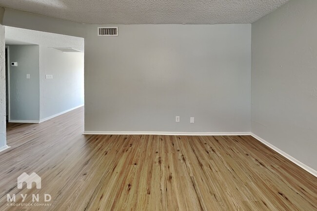 Photo - 10716 N Arapaho Dr