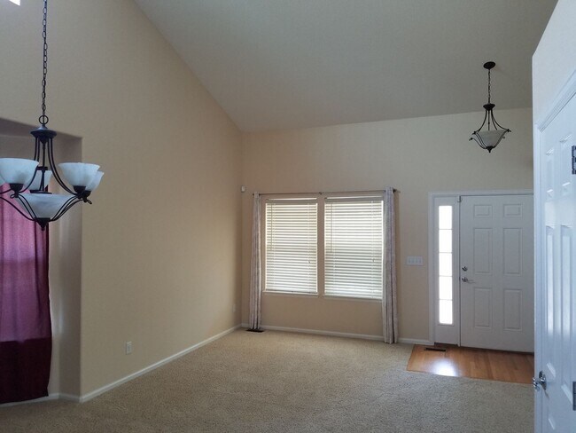 Photo - Tollgate Crossing 2 Story, 6 Bedrooms, Fin...
