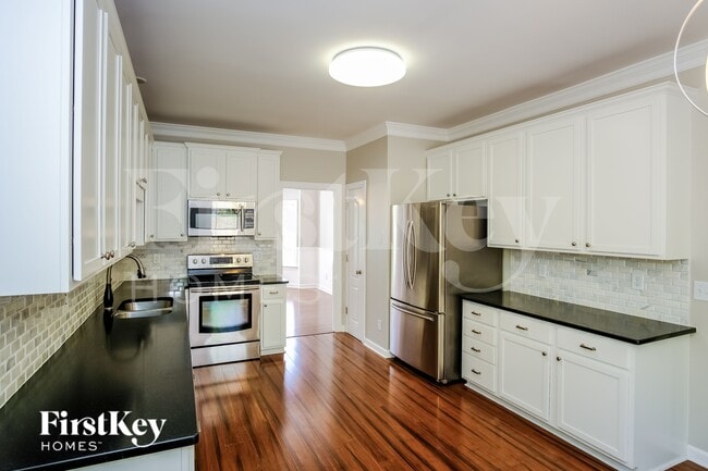 Photo - 625 Moultonboro Ave