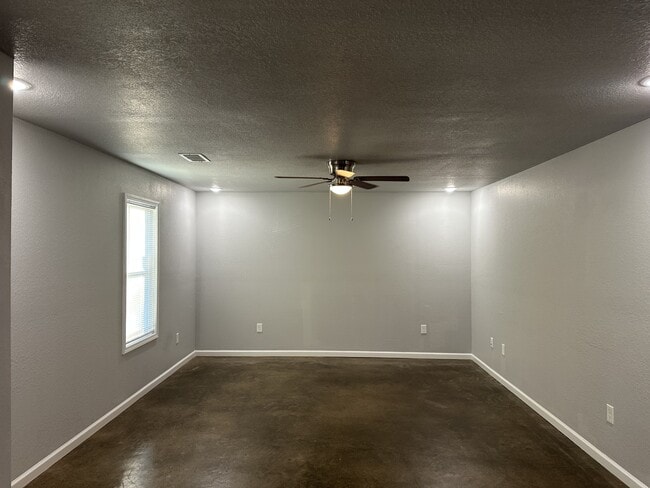 Photo - 4404 Fred St