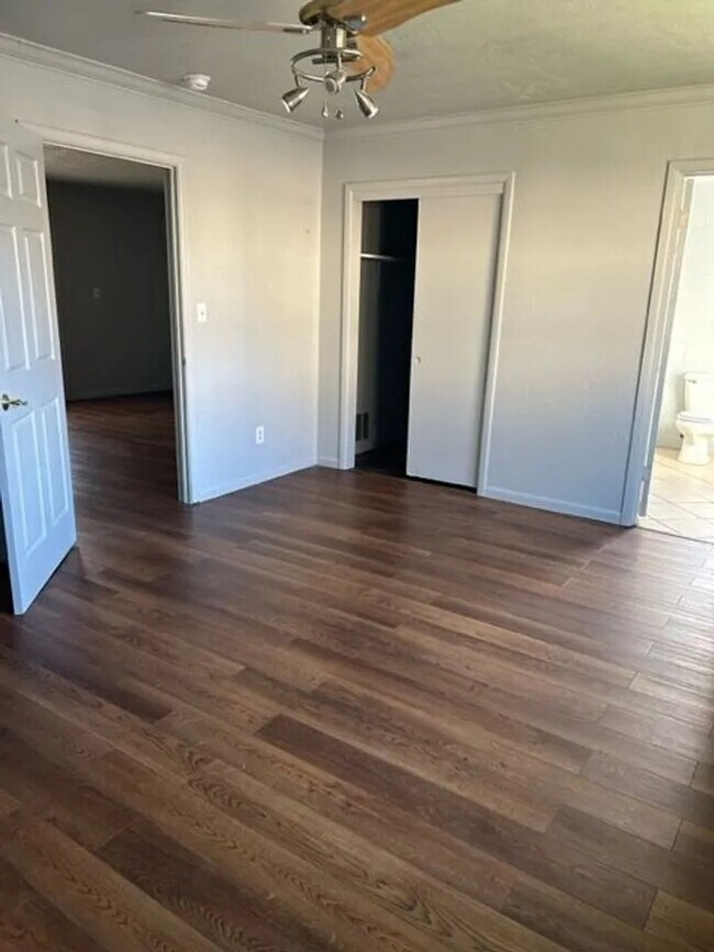 Photo - 910 Garver St