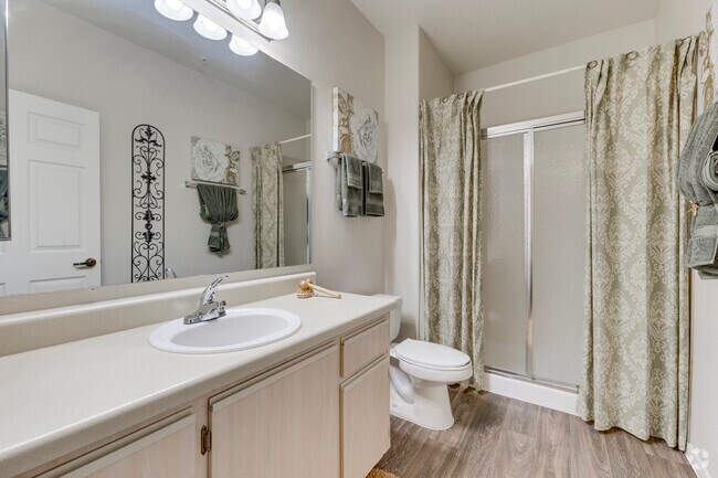 2BR, 2BA - 1,150SF - Second Bathroom