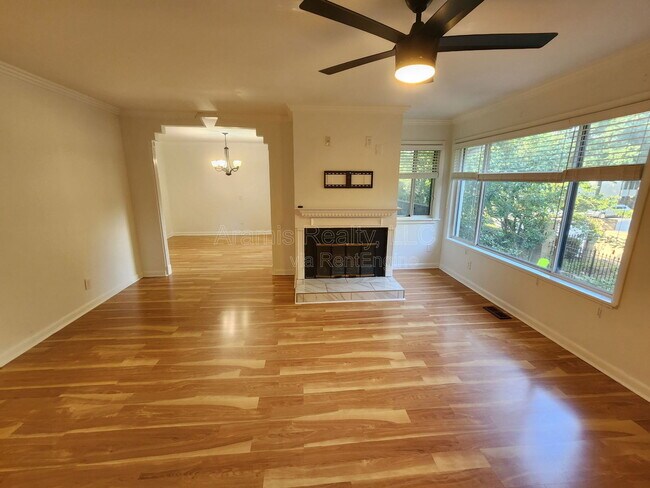 Photo - 14 Gilbert Trail NE