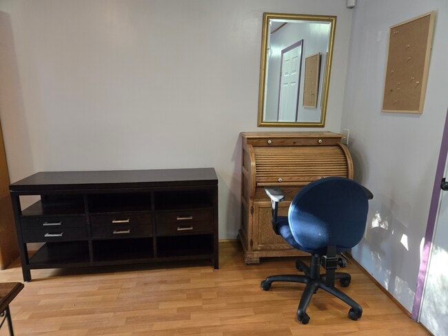 1043 Alamosa Dr Unidad 1 Bedroom Apartment