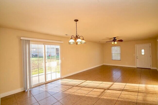 Photo - 300 Rylee Cir