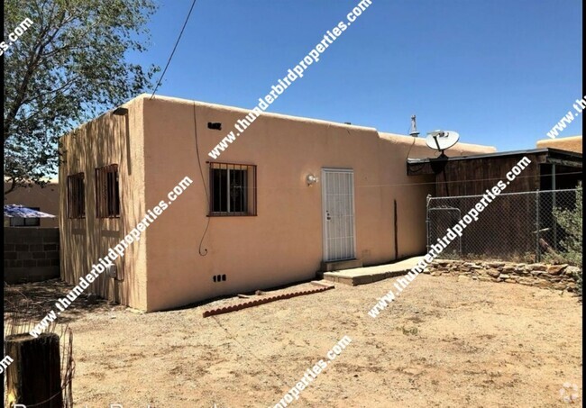 Building Photo - Available NOW! Rental