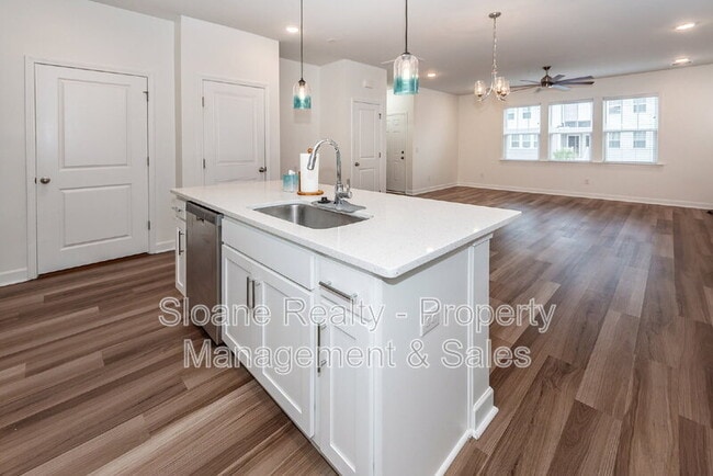 Photo - 211 Winding River Dr