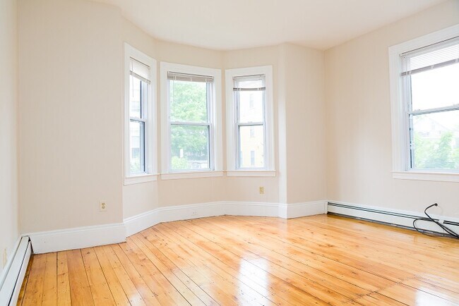 18 Ashley St
