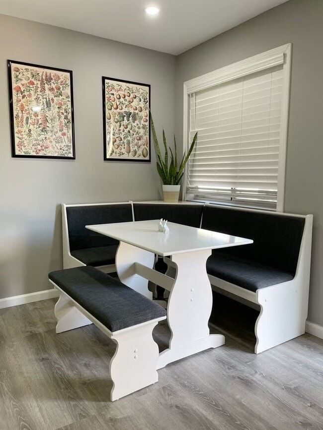 Photo - 1600 N Sierra View St Unidad 1600 N Sierra View St #A