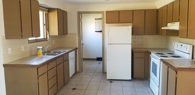Photo - 11005-11007 E 32nd Ave Unit 11005