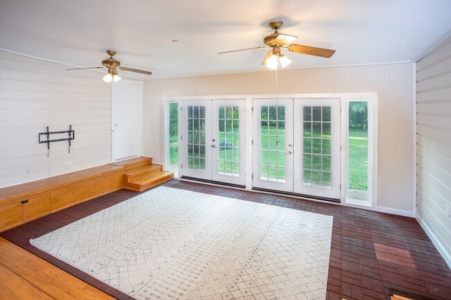 Photo - 349 Irvington Dr