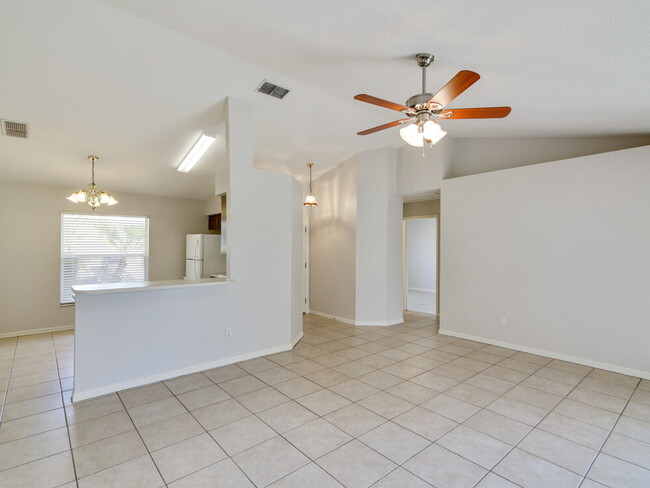 Photo - 918 Palm Forest Ln