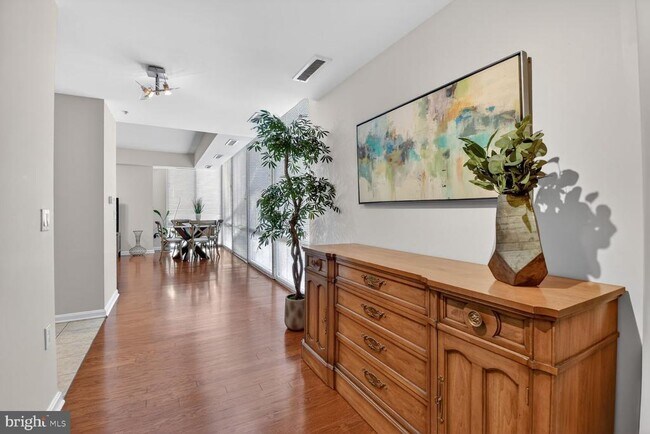 Photo - 930 Wayne Ave Unidad 405