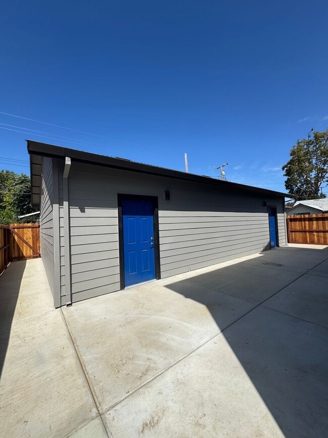 627.5 N Sacramento St