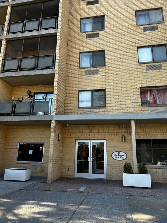 Building Photo - 80 Richmond Hill Rd