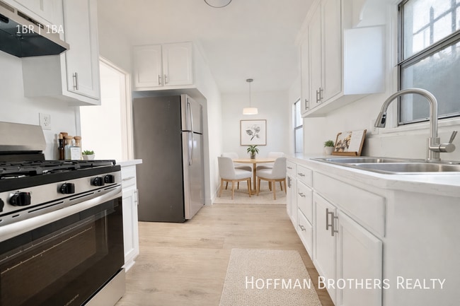 Building Photo - 3018 9th Ave Unit 3018.5