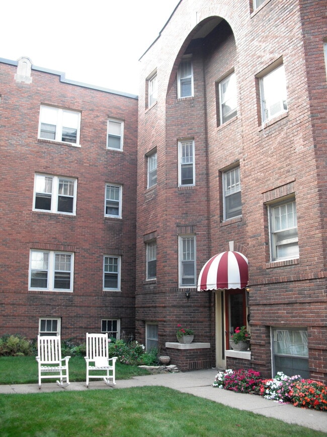 Photo - 894 St Clair Ave Apartments Unit 309