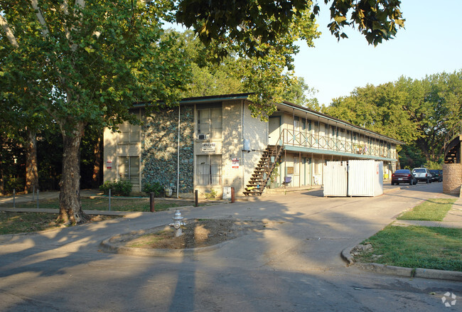 Building Photo - Emerald Isle Rental