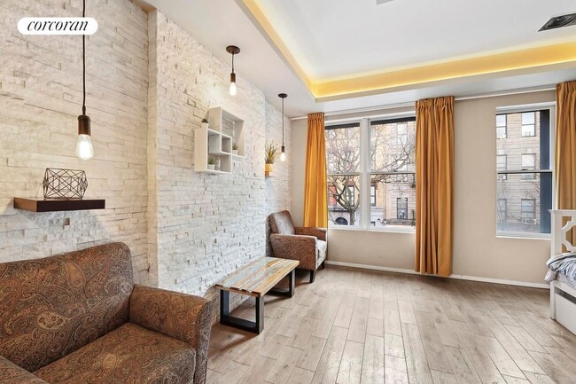 Photo - 557 W 159th St