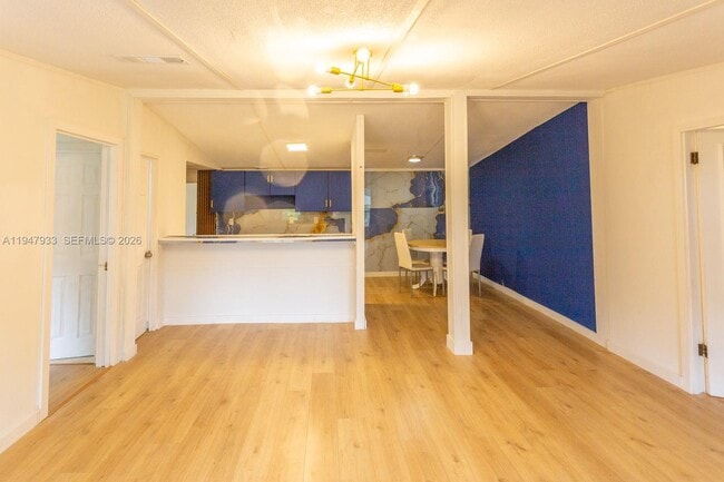 Photo - 260 Old Hwy 17