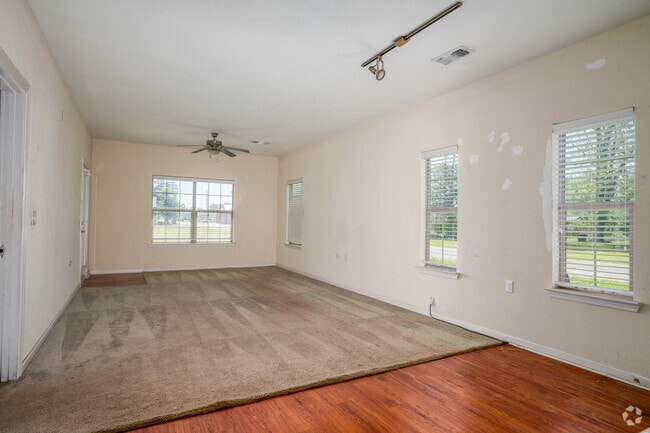 3BR, 2BA - 1,226SF - Dining / Living Room