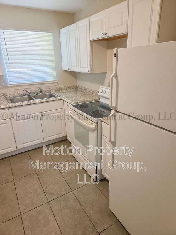 Photo - 1595 Carlisle St NW