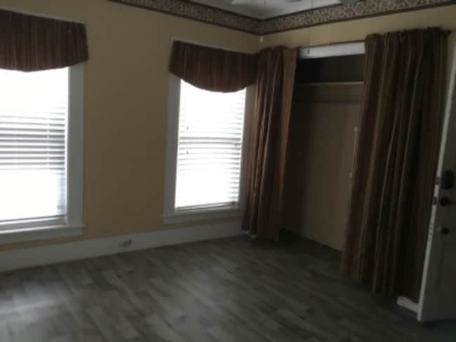 Building Photo - 32 S State St Rental