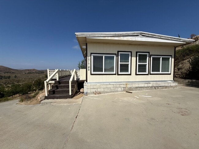 Building Photo - 3 Bedroom 2 Bath Manufactured Mobile home in Murrieta!