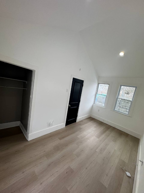 287 6th St Unidad 287 sixt street apt 3