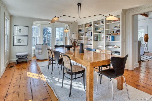 Photo - 1800 Village Ln