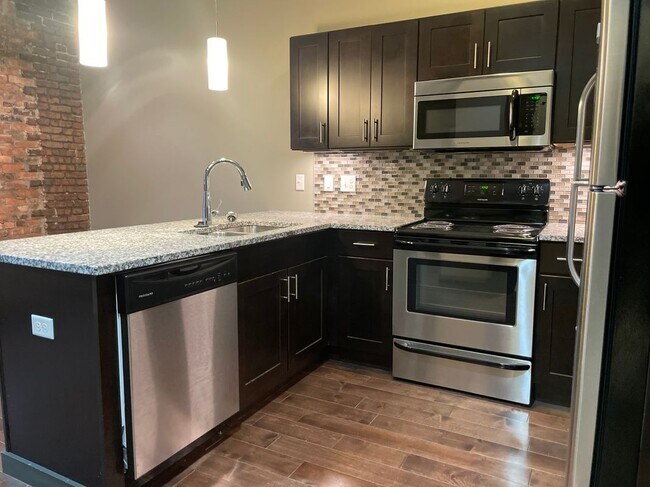 Photo - 110 Walton St