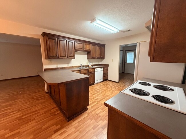 Photo - Discover this spacious 3-bedroom, 2-bathroom home in Russellville, AR.