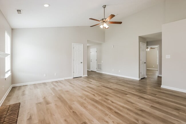 Photo - 6430 Glory Maple Ln