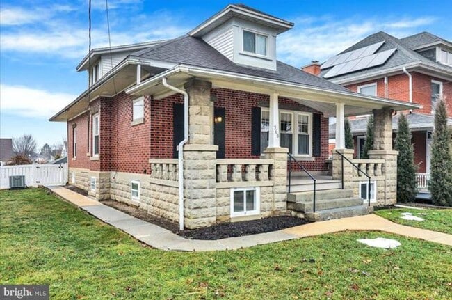 Building Photo - 3 Bed 1 Bath Single Family Home In Mount Joy