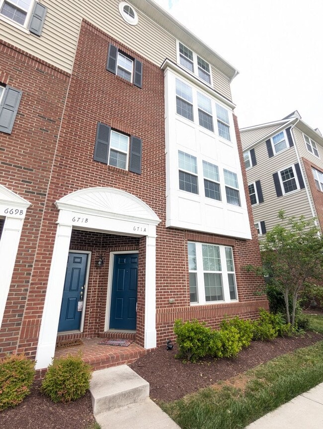 Two Level END UNIT condo in East of Market... - Two Level END UNIT condo in East of Market... Unit A