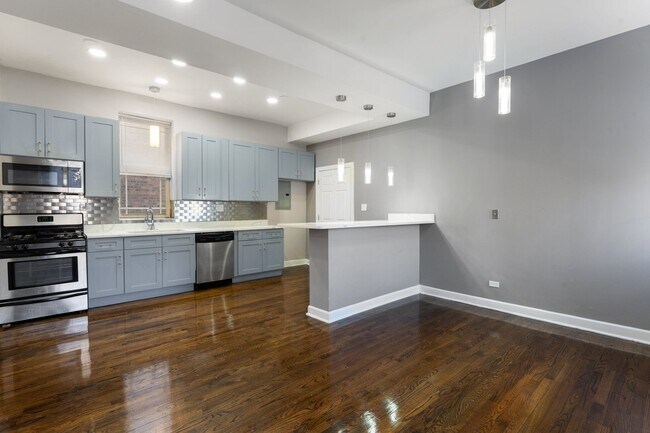 Photo - 6540 S Maryland Ave Unit 2