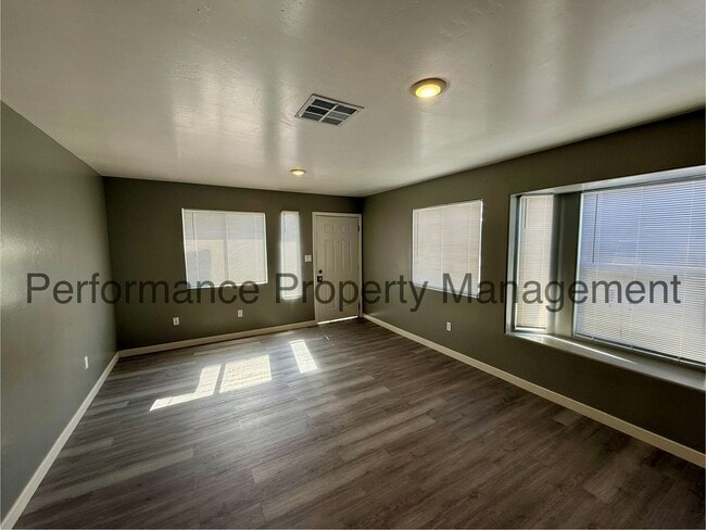 Building Photo - 326 Beardsley Ave Unit A
