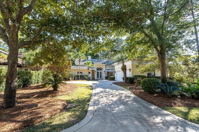 2928 Pine Valley Dr