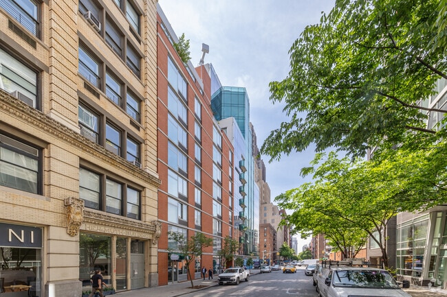 Alternate view - 151 W 17th St