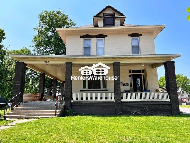 Building Photo - 1326 E 9th St Rental