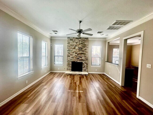 Photo - 11627 Royal Oaks Trce Unit 11627