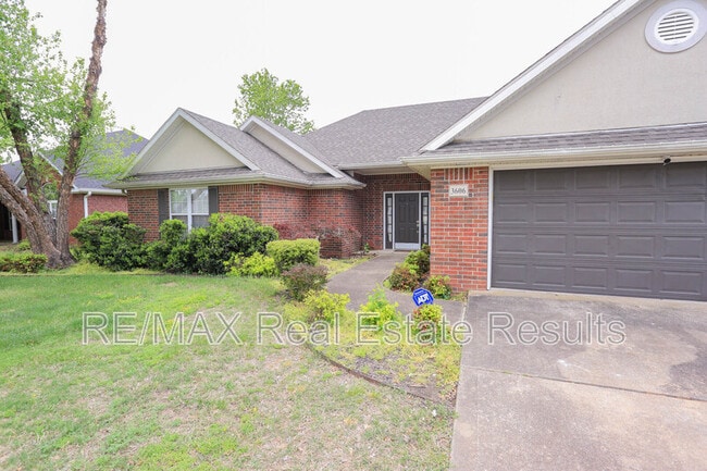 Photo - 3606 SE 8th St