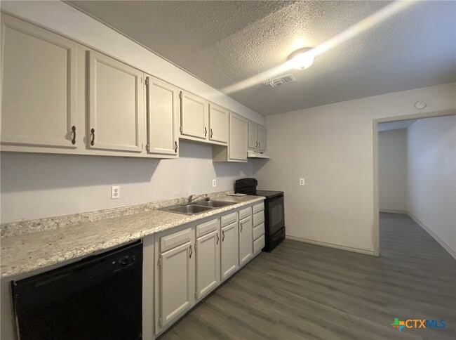 Photo - 902 S 4th St