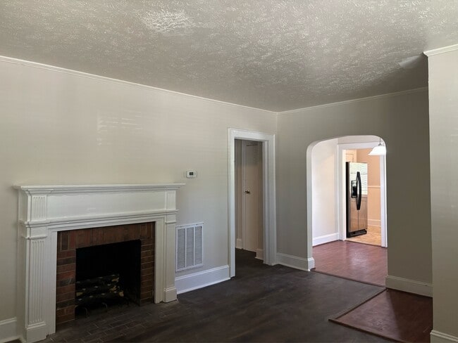 Photo - 282 Windsor Dr